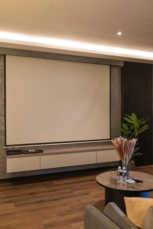 公寓 Opulent Seaview Projector Lounge By The Only Bnb Tanjung Tokong 马来西亚